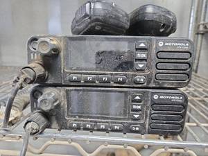lot 18400 image: Set of 2 Motorola XPR 5550e Two-Way Radio with Microphones