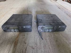 lot 18411 image: Motorola XPR 4550 Two-Way Mobile Radios - Set of 2