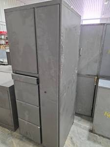 lot 18462 image: Industrial Storage Cabinets - Set of 3