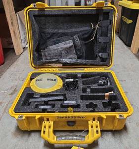 lot 13362 image: GeoMax Zenith35 Pro GPS GNSS Receiver System with Case