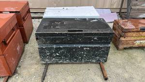 lot 13378 image: Black Metal Tool Chest with Hinged Lid