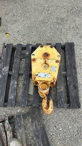 lot 13390 image: Industrial Crane Hook Block Assembly
