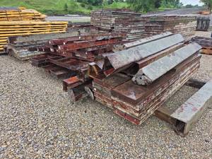 lot 13424 image: 3 Pallets of Concrete Forms