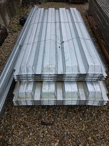lot 13428 image: Pallet of Pan Decking