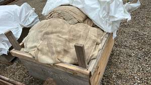 lot 13438 image: &nbspBulk Lot of Natural Burlap Fabric Material.