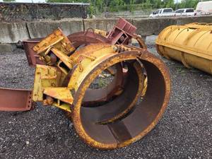 lot 13443 image: Steel Pipe Extensions and Connectors