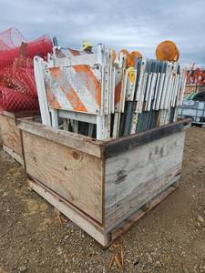 lot 15384 image: Construction Safety Equipment Lot - Barriers, Warning Lights and Signs