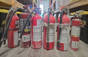 lot 20616 image: Fire Extinguisher Collection Set of 6 Varying Sizes - All Full