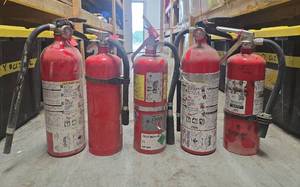 lot 20618 image: Fire Extinguisher Collection Set of 6 Varying Sizes - All Full