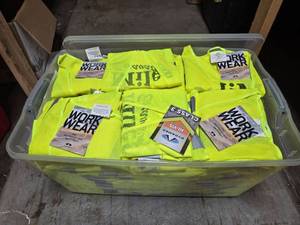 lot 20633 image: High Visibility Safety Vests Bulk Lot ANSI Class 3 Large