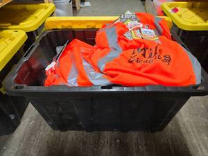 lot 20636 image: High-Visibility Safety Work Wear Bulk Lot 4XL