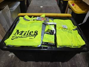 lot 20638 image: High Visibility Safety Vests Class 3 Hi-Vis Workwear Collection Medium