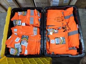 lot 20641 image: Pyramex Hi-Vis Safety Vests Class 2 and Class 3 Bulk Lot Large