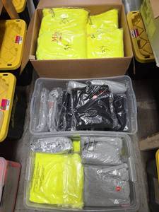 lot 20670 image: Bulk Lot of Hi-Vis Hoodies