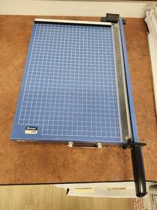 lot 22211 image: United T15 Paper Trimmer Guillotine Cutter