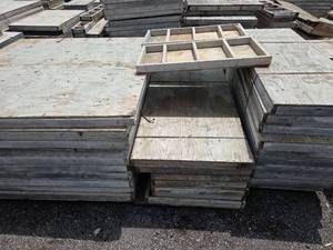 lot 25178 image: 3 Pallets of Concrete Forms In Various Sizes
