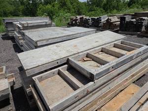 lot 25184 image: 9 pallets of Concrete Forms In Various Sizes