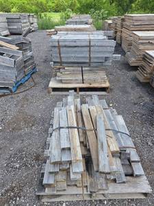 lot 25185 image: 2X4 Wood Lumber Bundles In Various Lengths