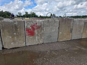 lot 25200 image: Lot of 5 Precast Concrete Barrier Blocks with Lifting Loops of Various Sizes