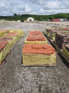 lot 25201 image: Red Clay Brick Pavers - 7 Pallets