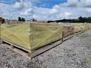lot 25206 image: 6 Pallet Bulk Lot Concrete Paving Stone Bricks