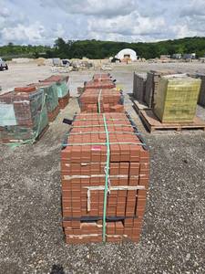 lot 25213 image: Large Quantity Red Clay Construction Bricks Bulk Lot 6 Stacks