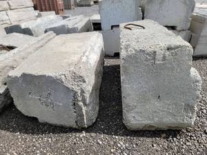 lot 25230 image: Set of 2 Concrete Barrier Blocks of Varying Sizes