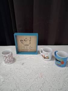lot 42 image: Tea Sign with Novelty Coffee Mugs Set
