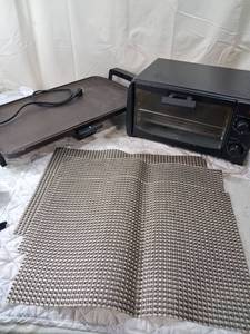 lot 52 image: Electric Griddle with Temperature Control