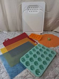 lot 55 image: Farberware Microban Cutting Board Set with Silicone Mini Muffin Pan