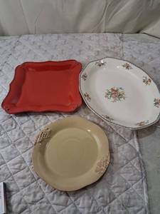 lot 59 image: Mixed Ceramic Serving Dish Set with Floral Pattern