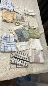 lot 76 image: Mixed Kitchen Towel washcloth, and hand towel collection.