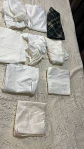 lot 77 image: Mixed lot of pillowcases most of them have zippers