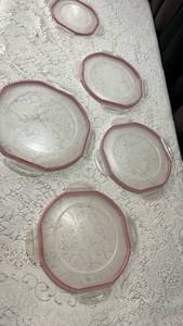 lot 87 image: Clear plastic sterilite lid bundle various sizes