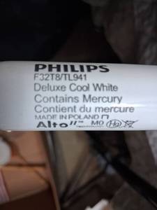lot 104 image: Philips F32T8TL941 Fluorescent Light Tubes