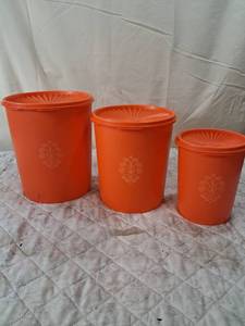 lot 154 image: Tupperware Orange Canister Set of 3 with Servalier Lids