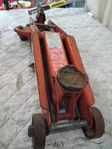 lot 166 image: MVF Super Lift Hydraulic Floor Jack