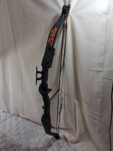 lot 184 image: Golden Eagle Bow by Fred Bear Archery