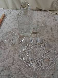lot 193 image: Cut Crystal Whiskey Decanter with Matching Glasses Set