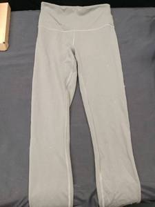 lot 2317 image: Lululemon High-Waisted Yoga Leggings  Size 6 - Retail $98