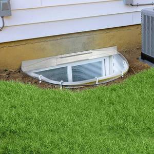 lot 2386 image: Vercraft 42 W x 17 L Sloped Heavy Duty Egress Window Well Covers with Rust-free Aluminum Bracing UV Resistant Clear Polycarbonate Basement Outside Against Debris for Garden Yard&nbsp