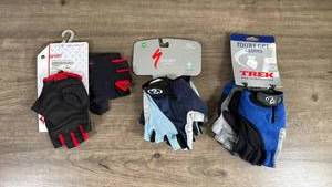 lot 152 image: Cycling Gloves Set - Specialized Trek Body Geometry