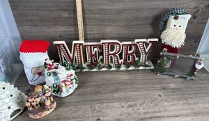 lot 189 image: Christmas Holiday Decoration Bundle