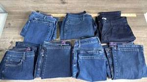 lot 210 image: Mixed Brand Womens Denim&nbsp Bundle - Lee, Amanda, Croft &amp Barrow