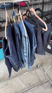 lot 226 image: Mens Jeans Size 38x30 and shorts