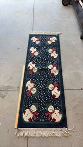 lot 257 image: Christmas Snowman Runner Rug with Fringe