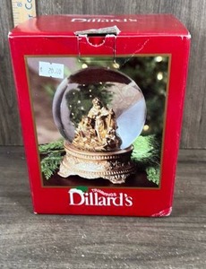 lot 269 image: Dillards Gold Nativity Scene Musical Snow Globe&nbsp