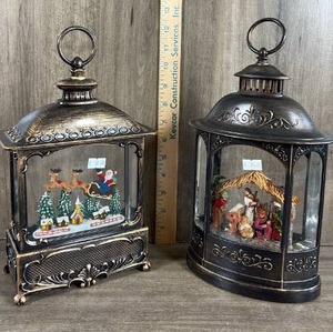 lot 275 image: Christmas Lantern Set with Holiday Village Scenes