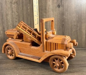 lot 289 image: Handcrafted Wooden Fire Truck Toy with Detachable Ladder Set
