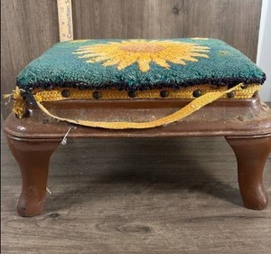 lot 318 image: Hooked Rug Sunflower Footstool with Wooden Base